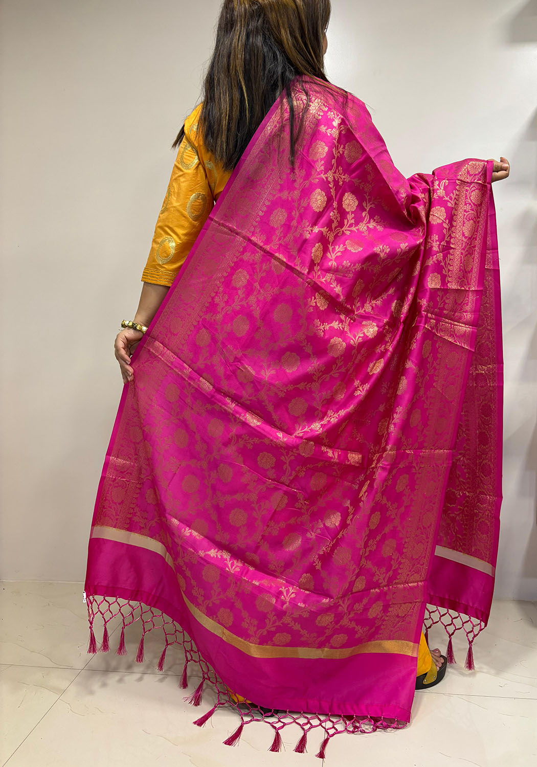 Exquisite Pink Banarasi Silk Dupatta - Elegant and Luxurious - Taniva