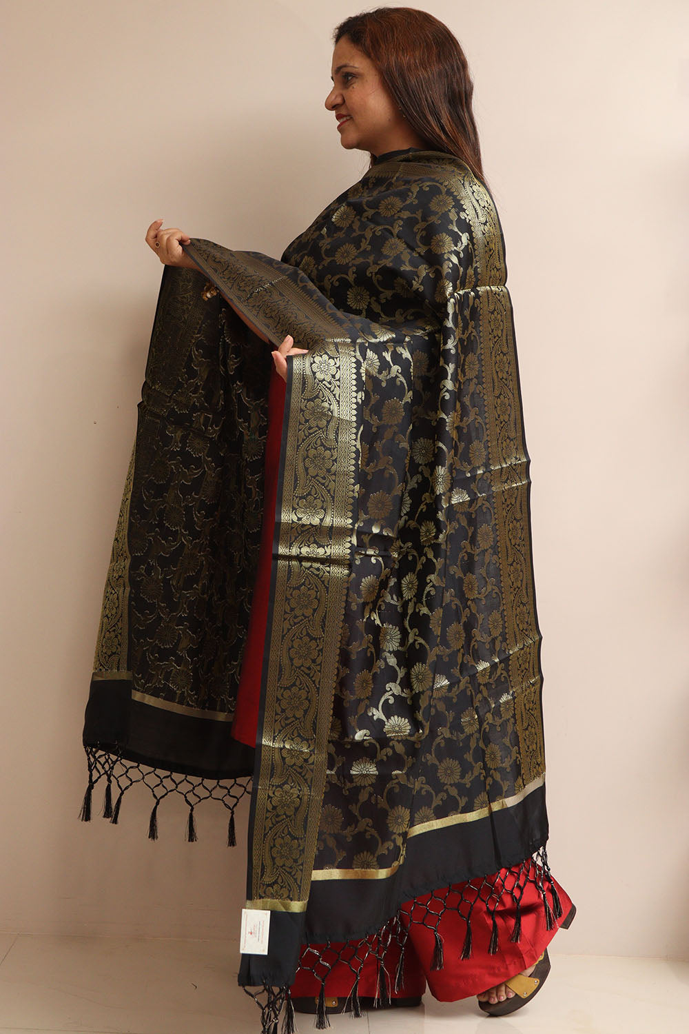 Elegant Black Banarasi Silk Dupatta - Taniva