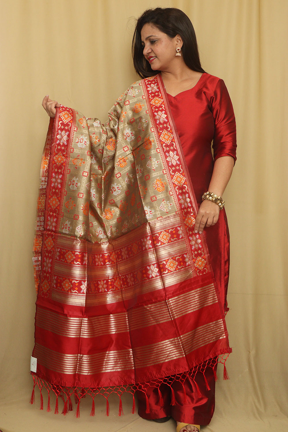 Soft and Stylish Pastel Patola Silk Dupatta - Taniva