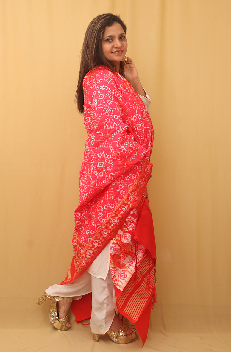 Stunning Pink Patola Silk Dupatta - with a beautifully handcrafted matching tassel - Taniva