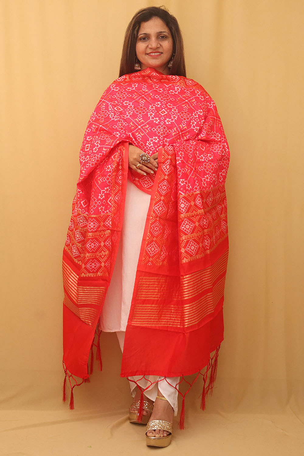 Stunning Pink Patola Silk Dupatta - with a beautifully handcrafted matching tassel - Taniva