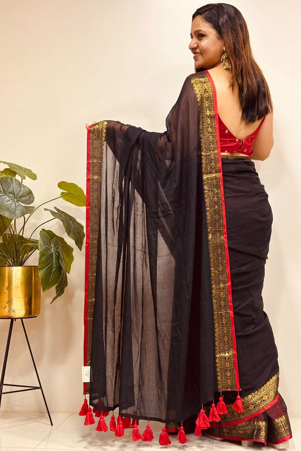 Black Red Bengal Mul Cotton Saree Everyday Wear