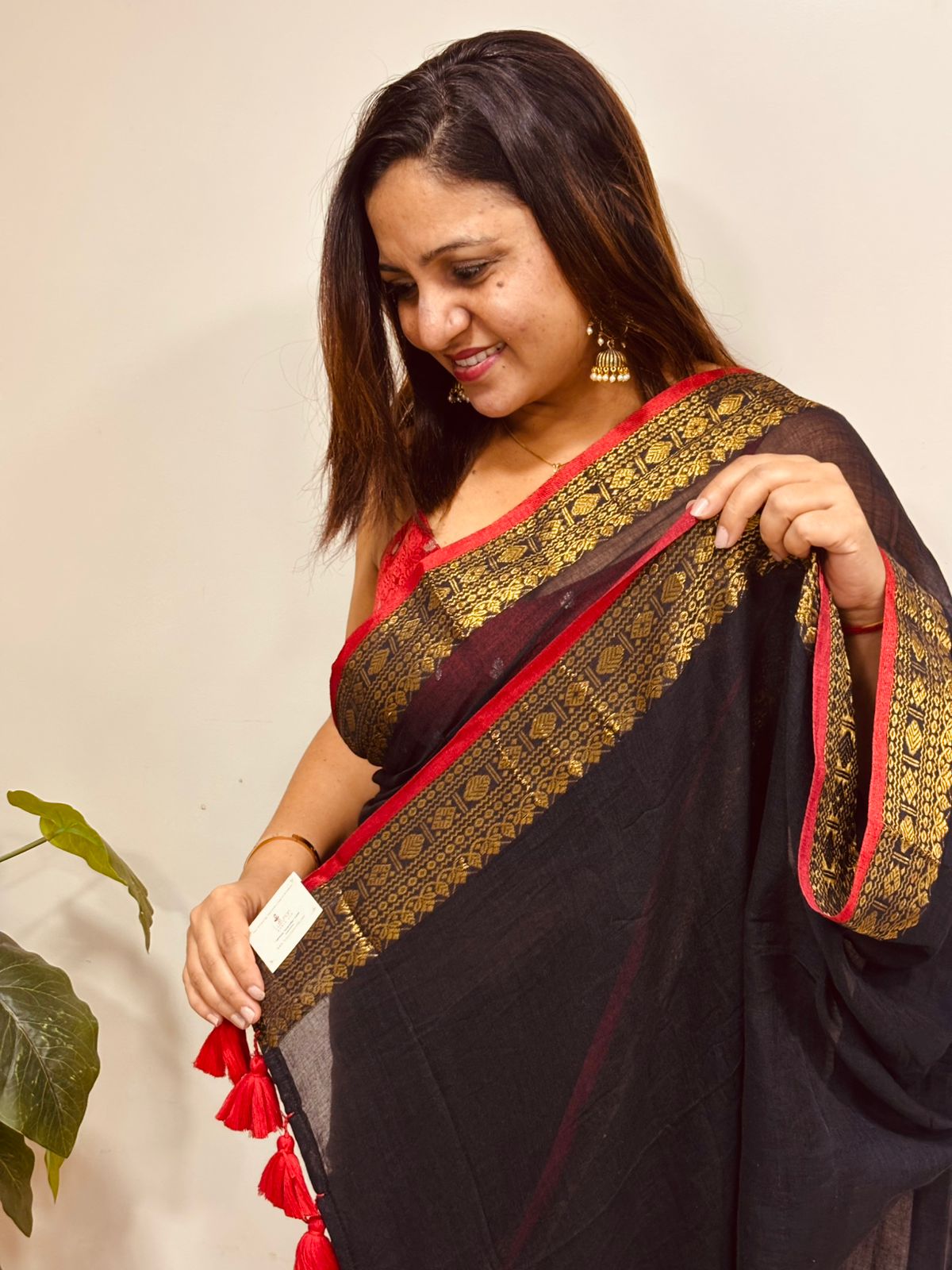 Black Red Bengal Mul Cotton Saree Everyday Wear