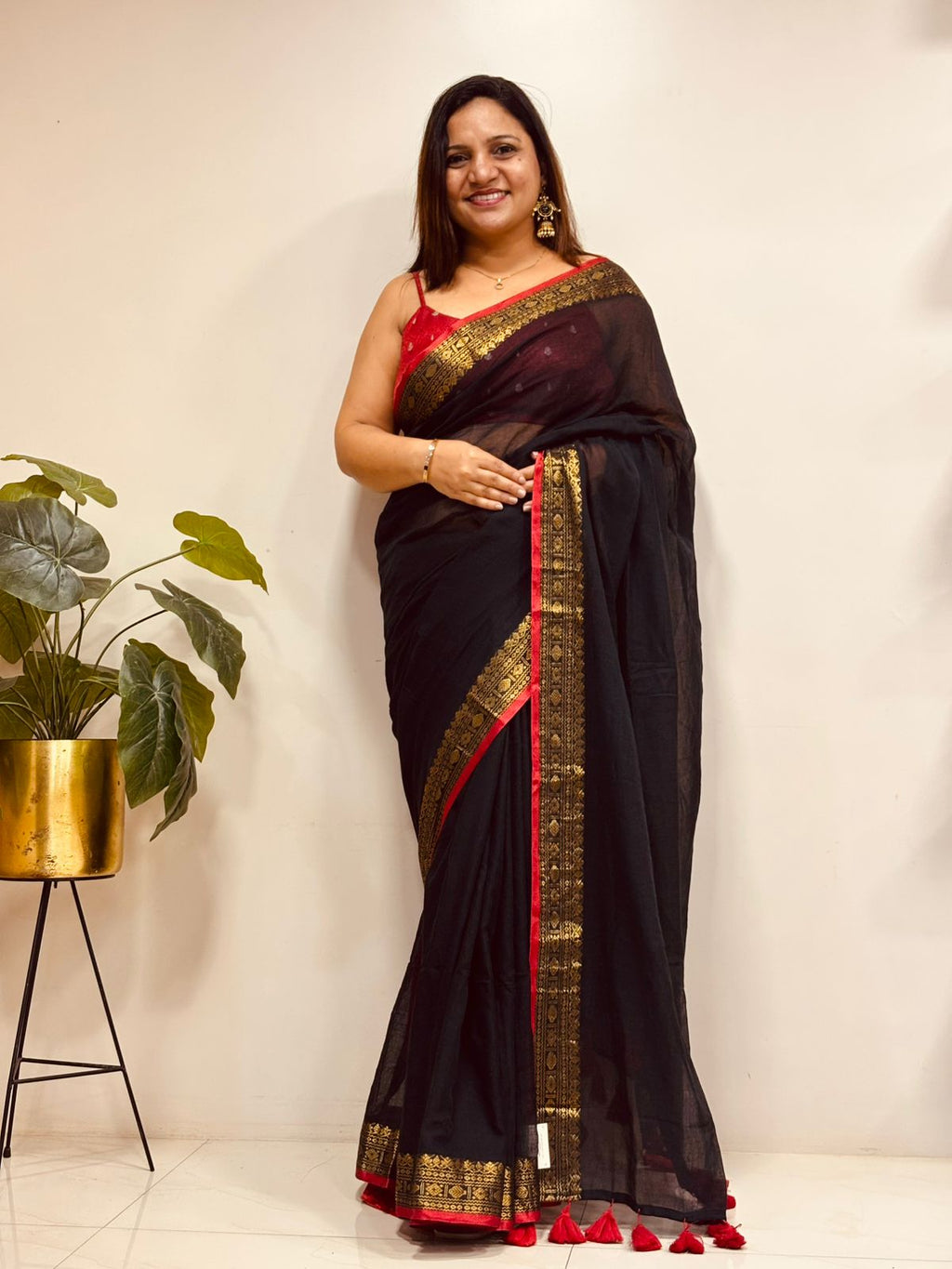 Black Red Bengal Mul Cotton Saree Everyday Wear