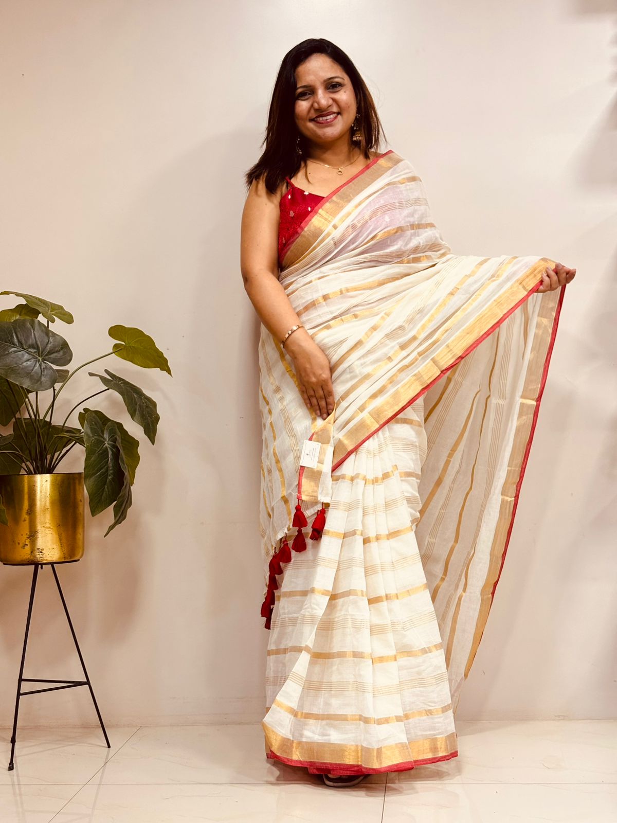 White Bengal Mul Cotton Saree Cultural Wear