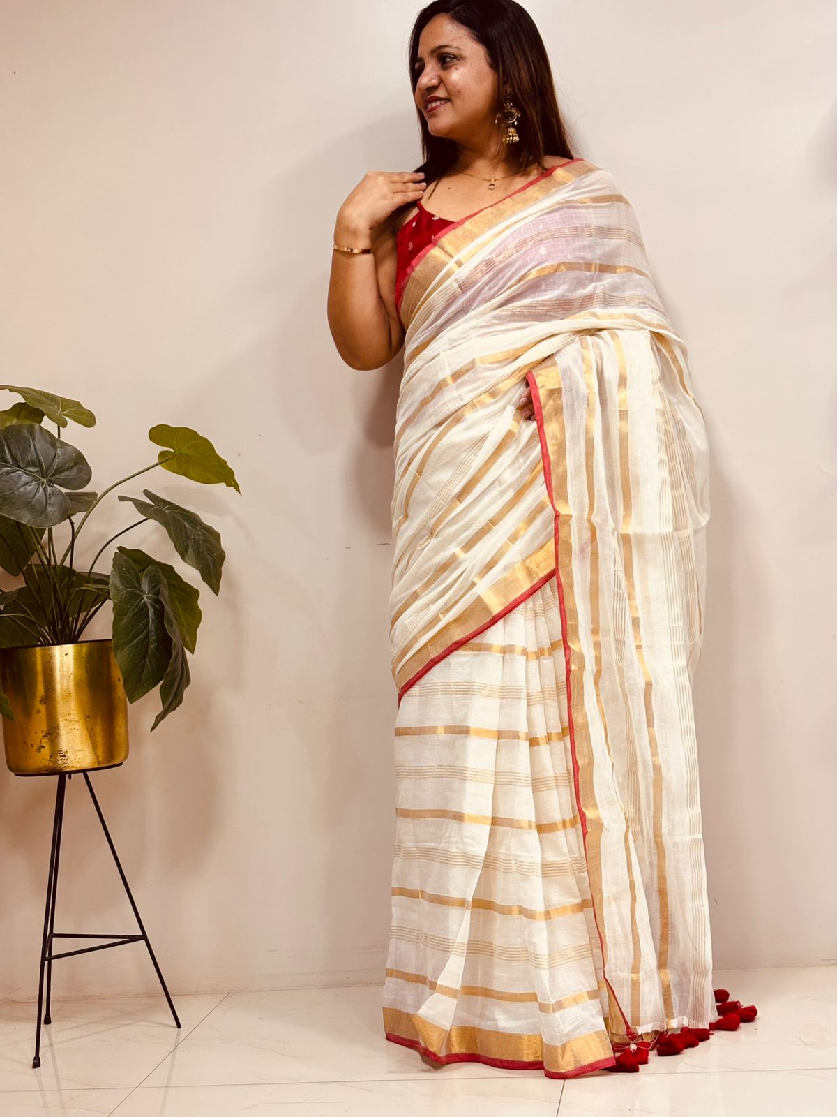 White Bengal Mul Cotton Saree Cultural Wear