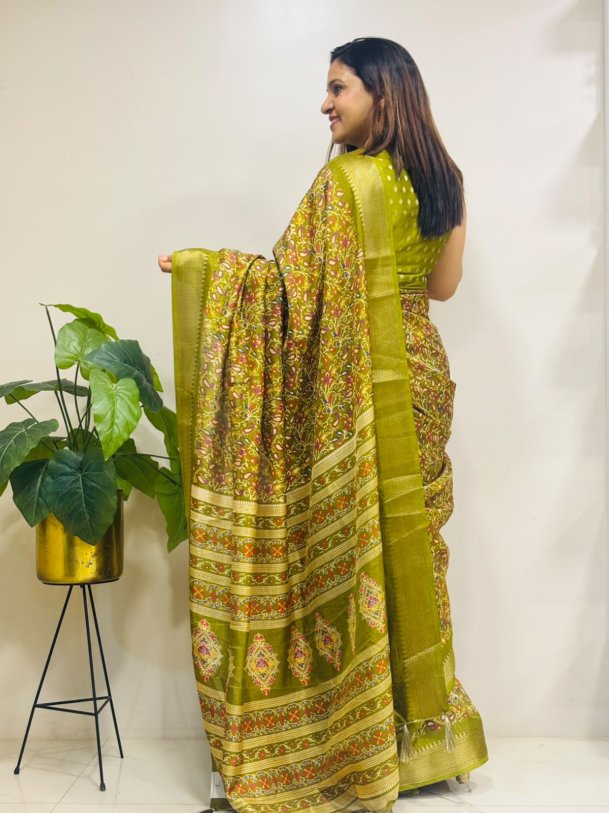 Green Digital Print Crepe Saree Flower Design Festive Ethnic
