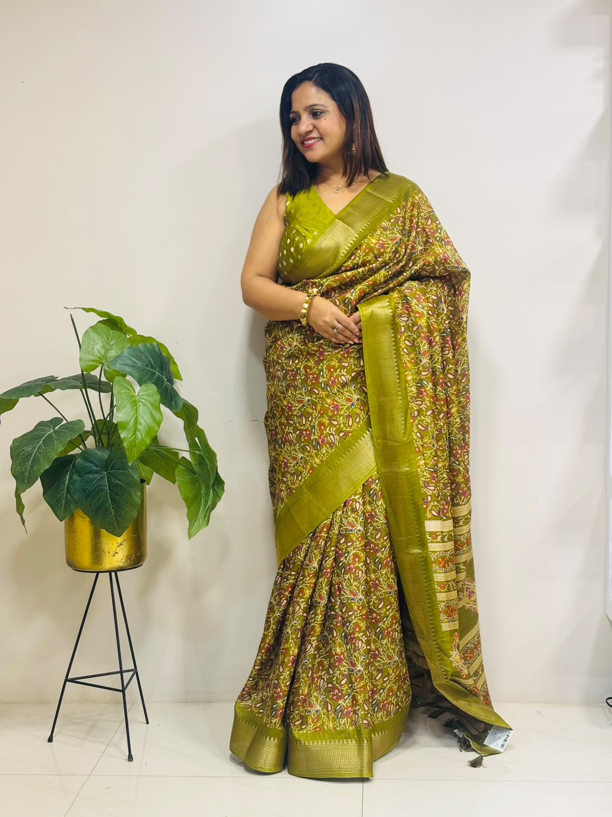 Green Digital Print Crepe Saree Flower Design Festive Ethnic