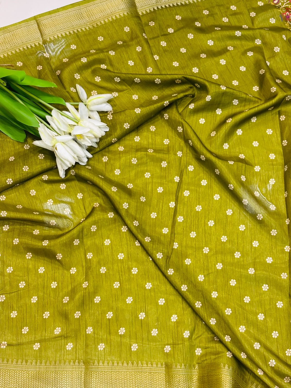 Green Digital Print Crepe Saree Flower Design Festive Ethnic