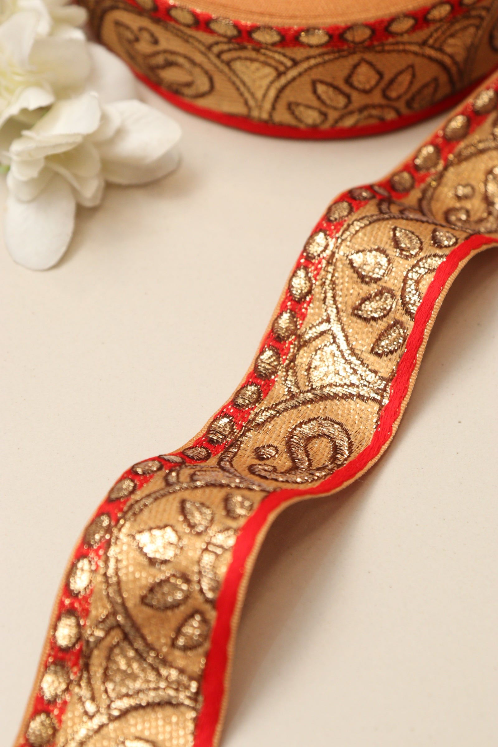 Golden Banarasi Silk Border Lace (L 9 mtrs W 2 inch )