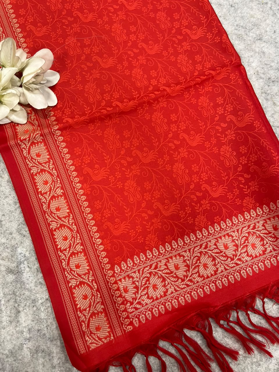 Gift Box of Pashmina Design Red Banarasi Silk Stole with traditional integrate design – Pack of 1
