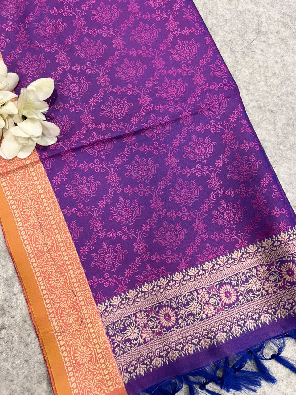 Gift Box of Pashmina Design Purple Banarasi Silk Stole with traditional integrate design – Pack of 1
