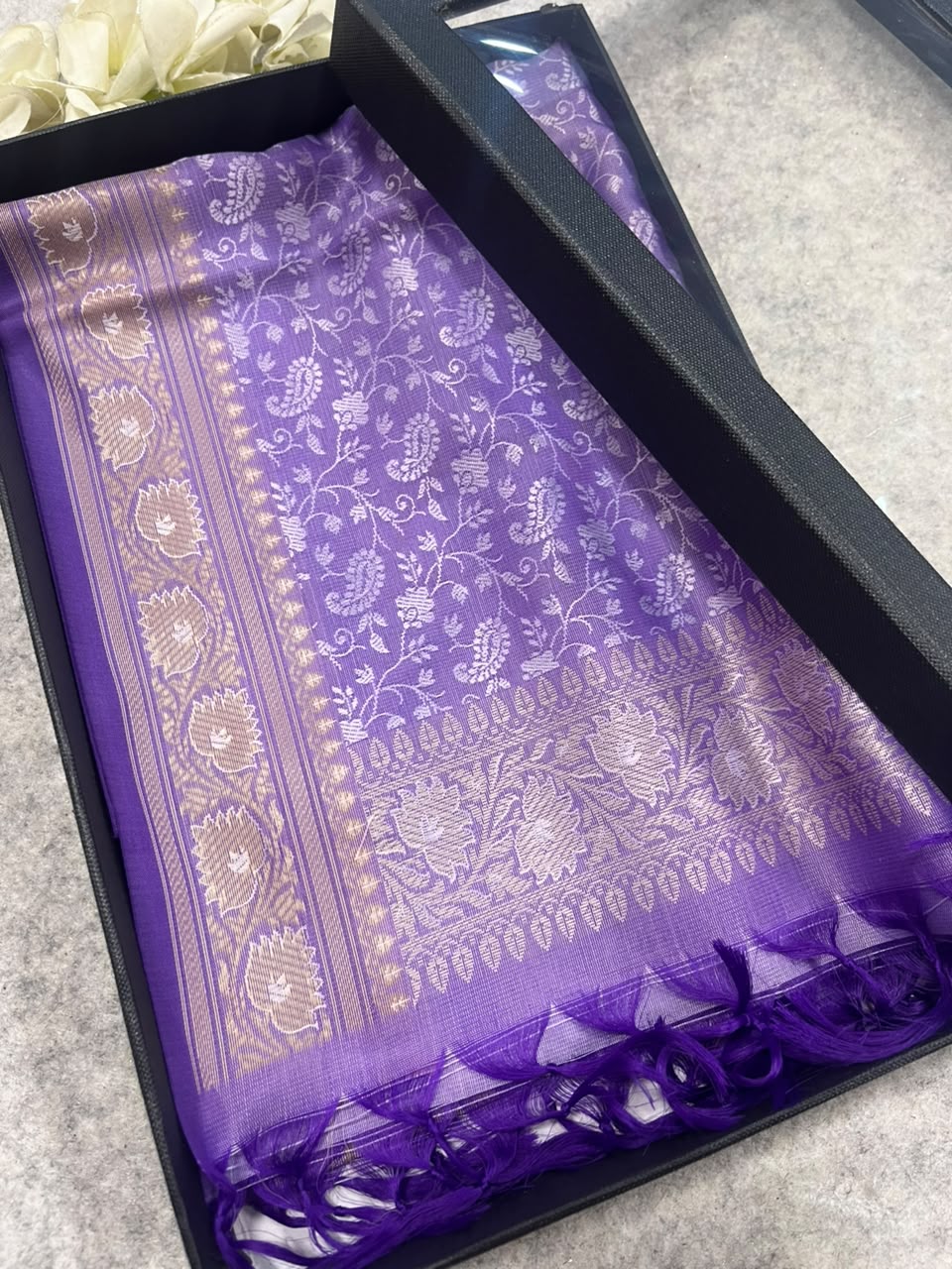 Gift Box of Pashmina Design Lavender Banarasi Silk Stole with traditional integrate design – Pack of 1
