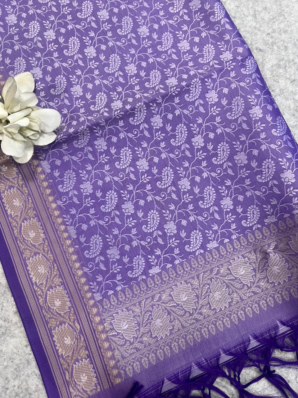 Gift Box of Pashmina Design Lavender Banarasi Silk Stole with traditional integrate design – Pack of 1