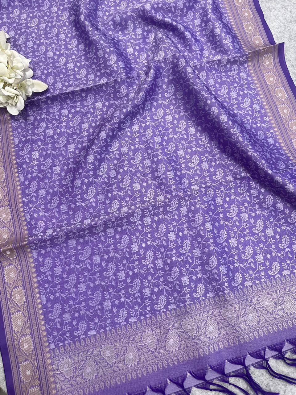 Gift Box of Pashmina Design Lavender Banarasi Silk Stole with traditional integrate design – Pack of 1