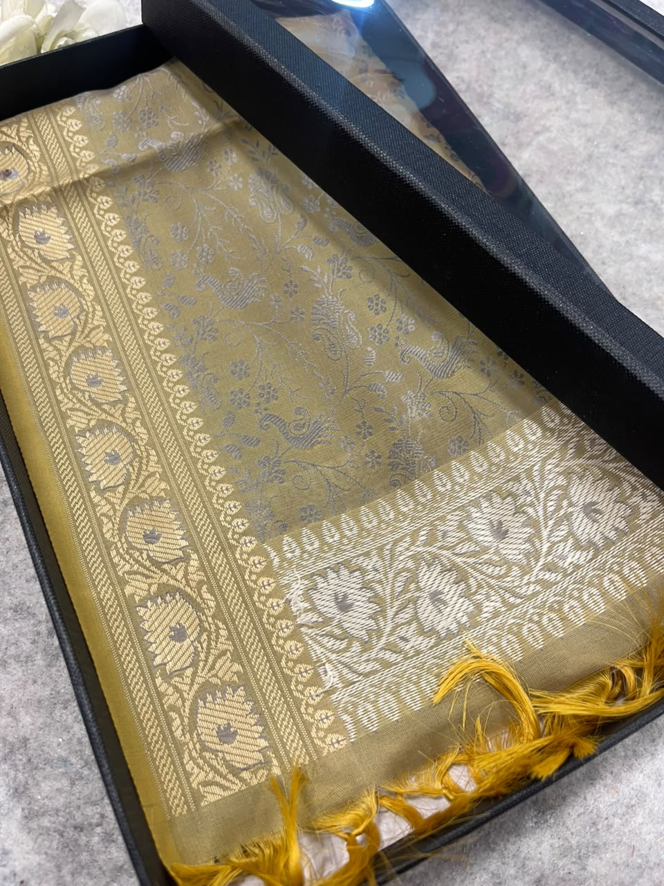 Gift Box of Pashmina Design Pastel Banarasi Silk Stole with traditional integrate design – Pack of 1