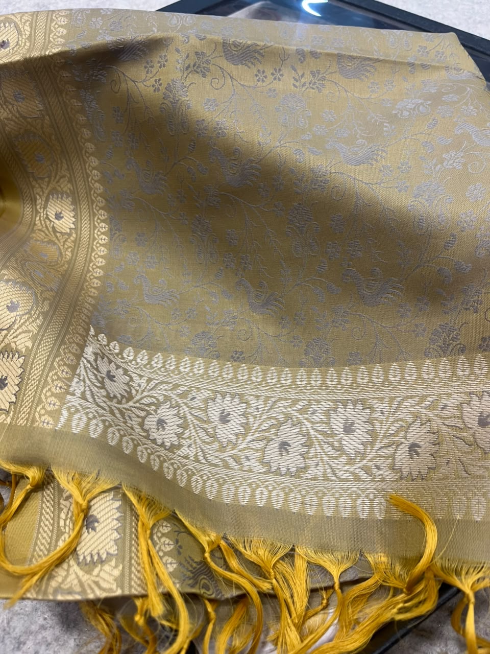 Gift Box of Pashmina Design Pastel Banarasi Silk Stole with traditional integrate design – Pack of 1
