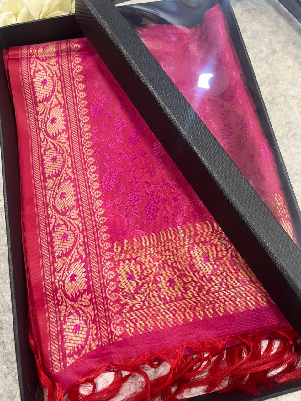 Gift Box of Pashmina Design Pink Banarasi Silk Stole with traditional integrate design – Pack of 1
