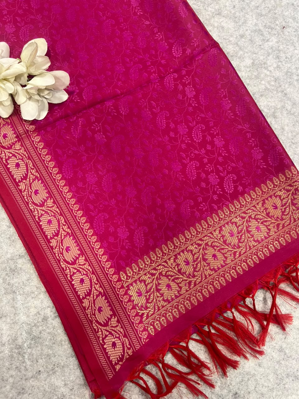 Gift Box of Pashmina Design Pink Banarasi Silk Stole with traditional integrate design – Pack of 1