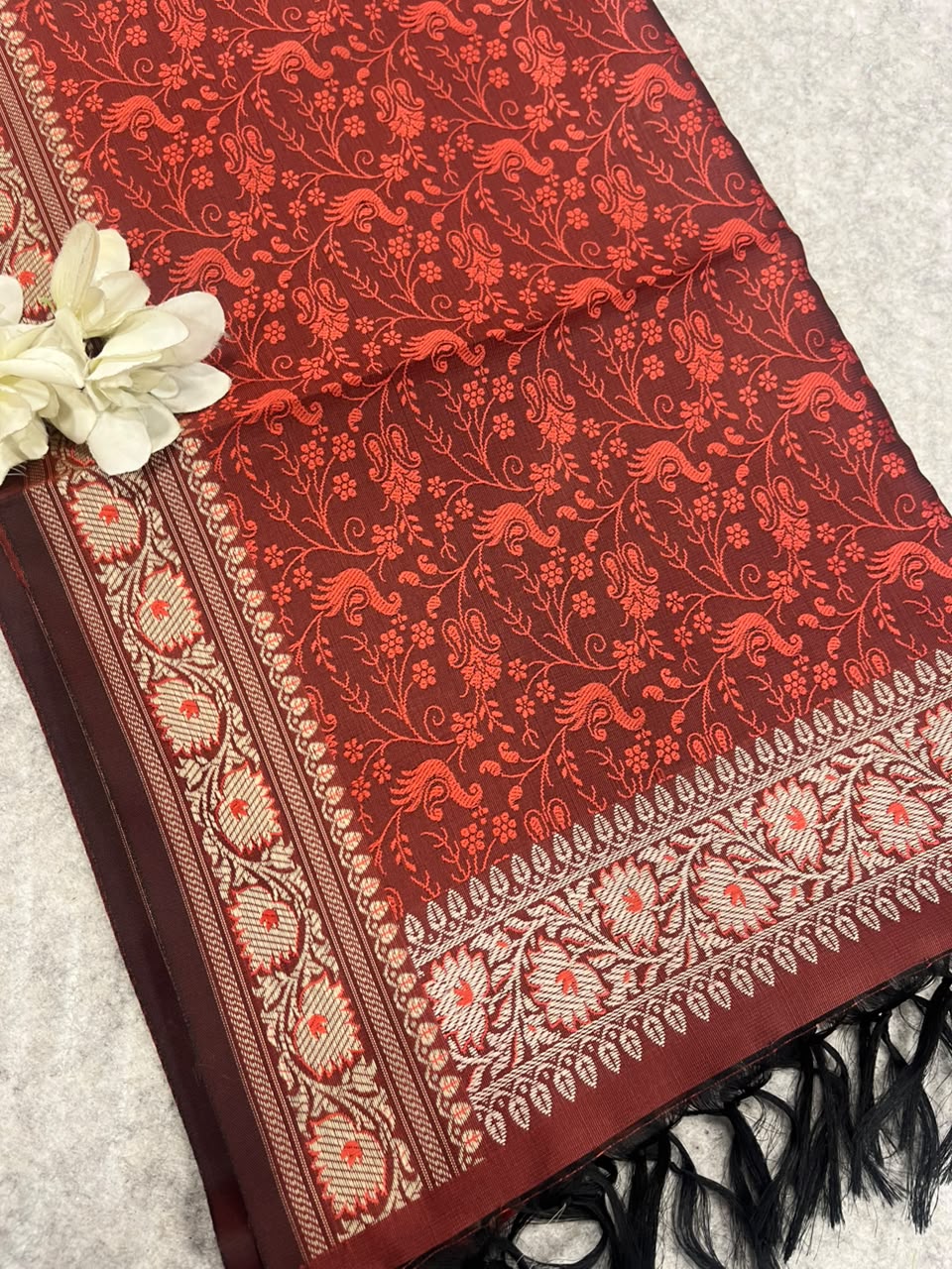 Gift Box of Pashmina Design Maroon Banarasi Silk Stole with traditional integrate design – Pack of 1