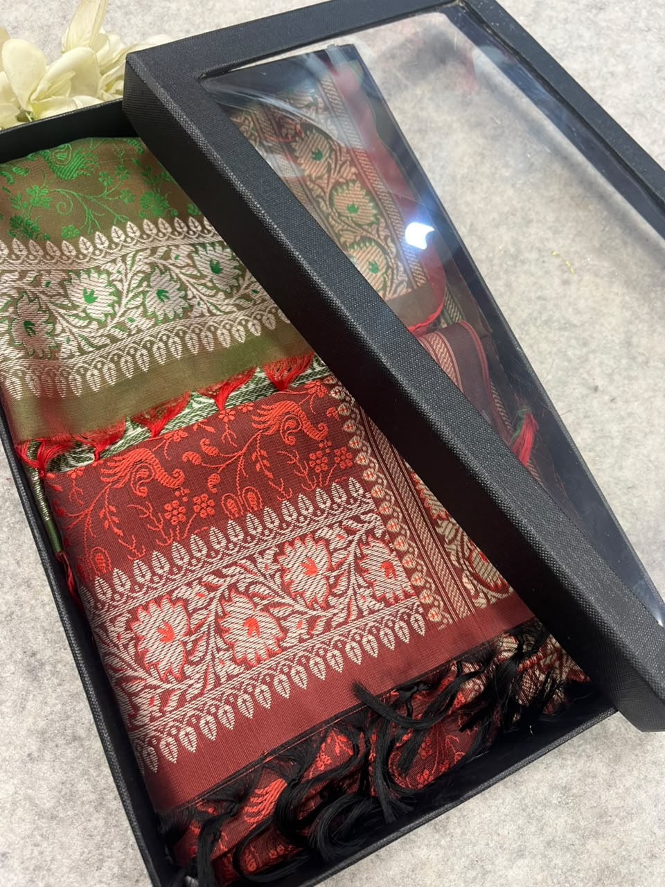 Gift Box of Pashmina Design Green And Maroon Banarasi Silk Stole with traditional integrate design – Pack of 2