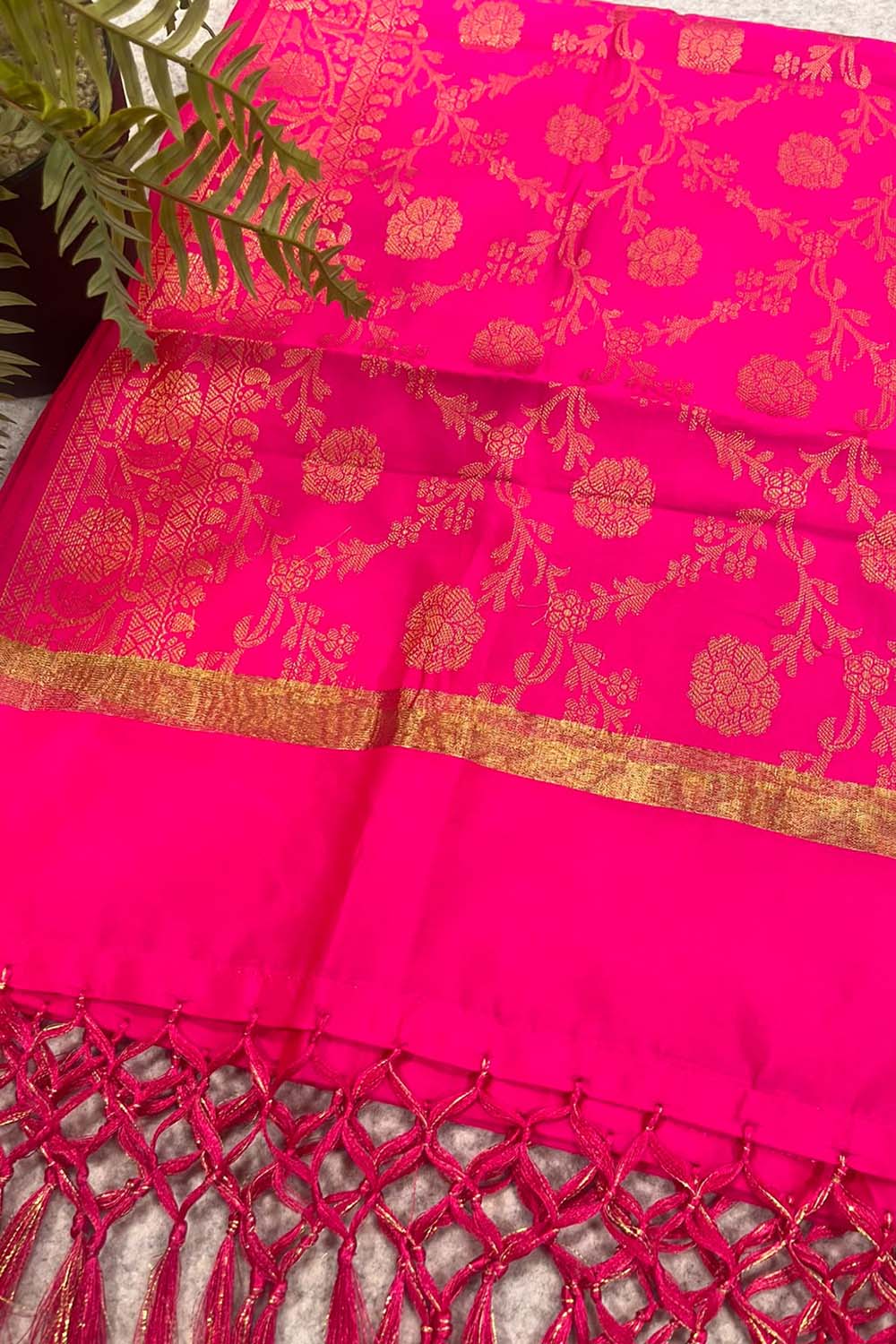 Pink Banarasi Silk Dupatta – Classic Banarasi Motifs with Handcrafted Tassel