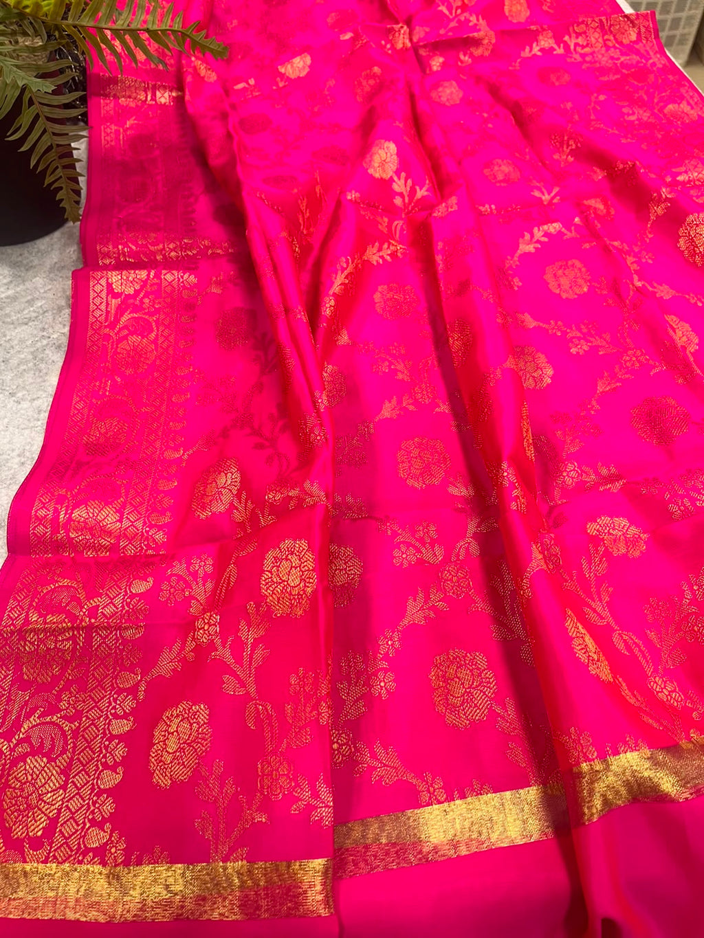 Pink Banarasi Silk Dupatta – Classic Banarasi Motifs with Handcrafted Tassel