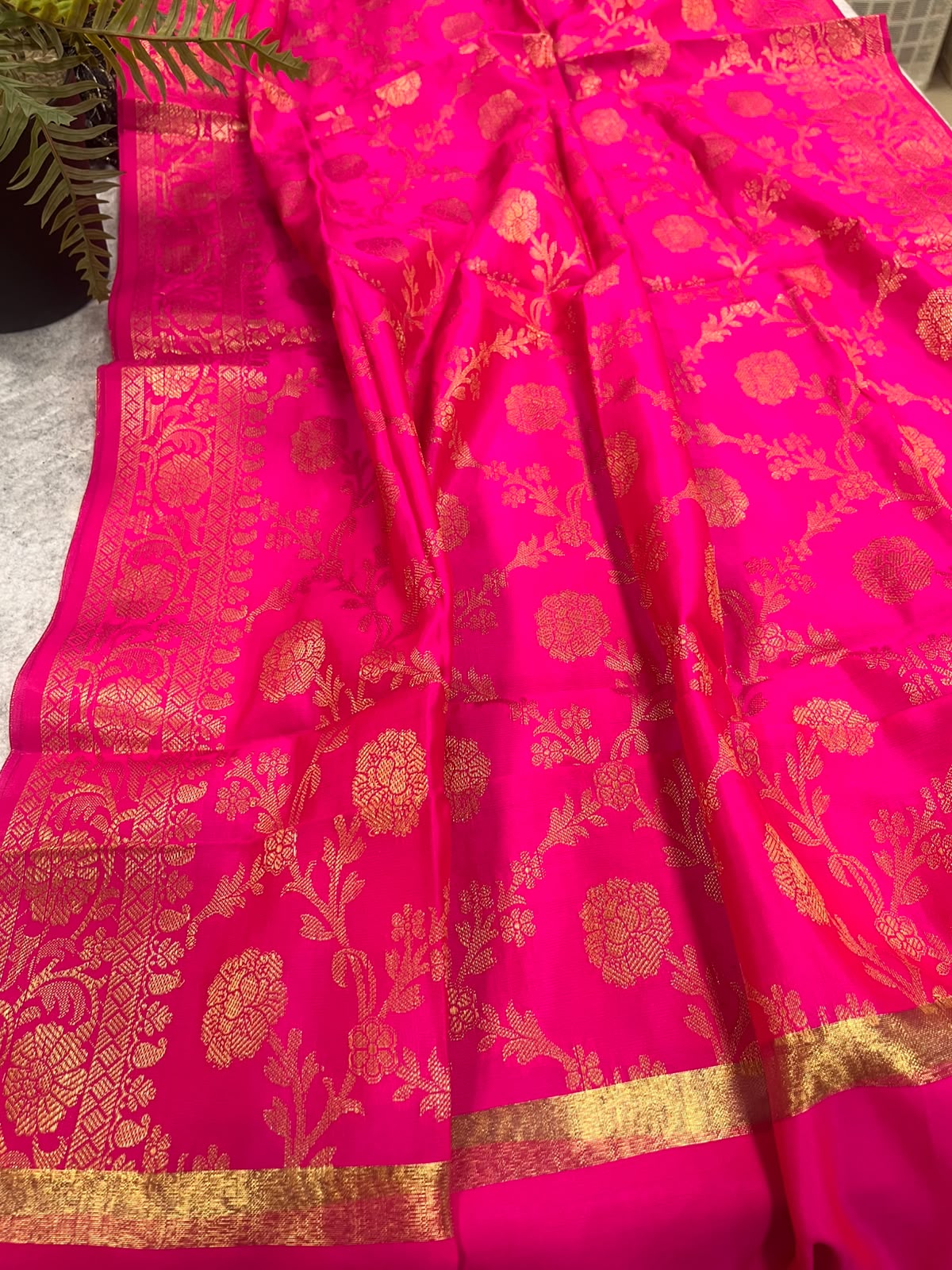 Pink Banarasi Silk Dupatta – Classic Banarasi Motifs with Handcrafted Tassel