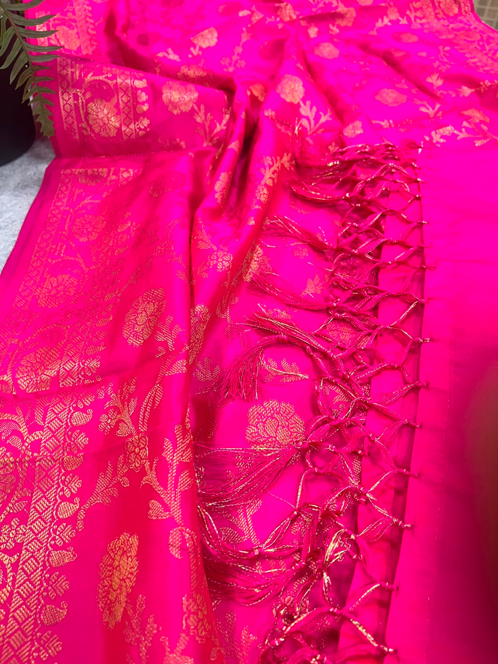 Pink Banarasi Silk Dupatta – Classic Banarasi Motifs with Handcrafted Tassel