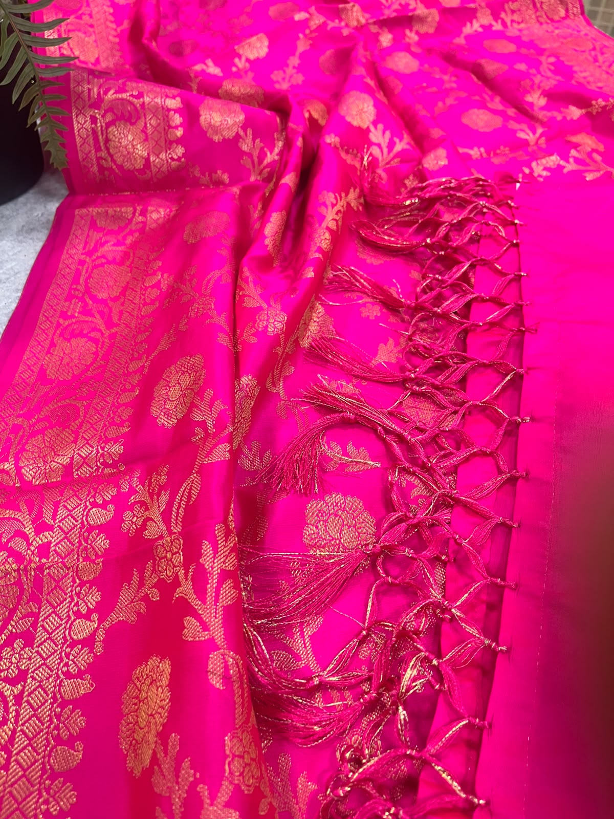 Pink Banarasi Silk Dupatta – Classic Banarasi Motifs with Handcrafted Tassel