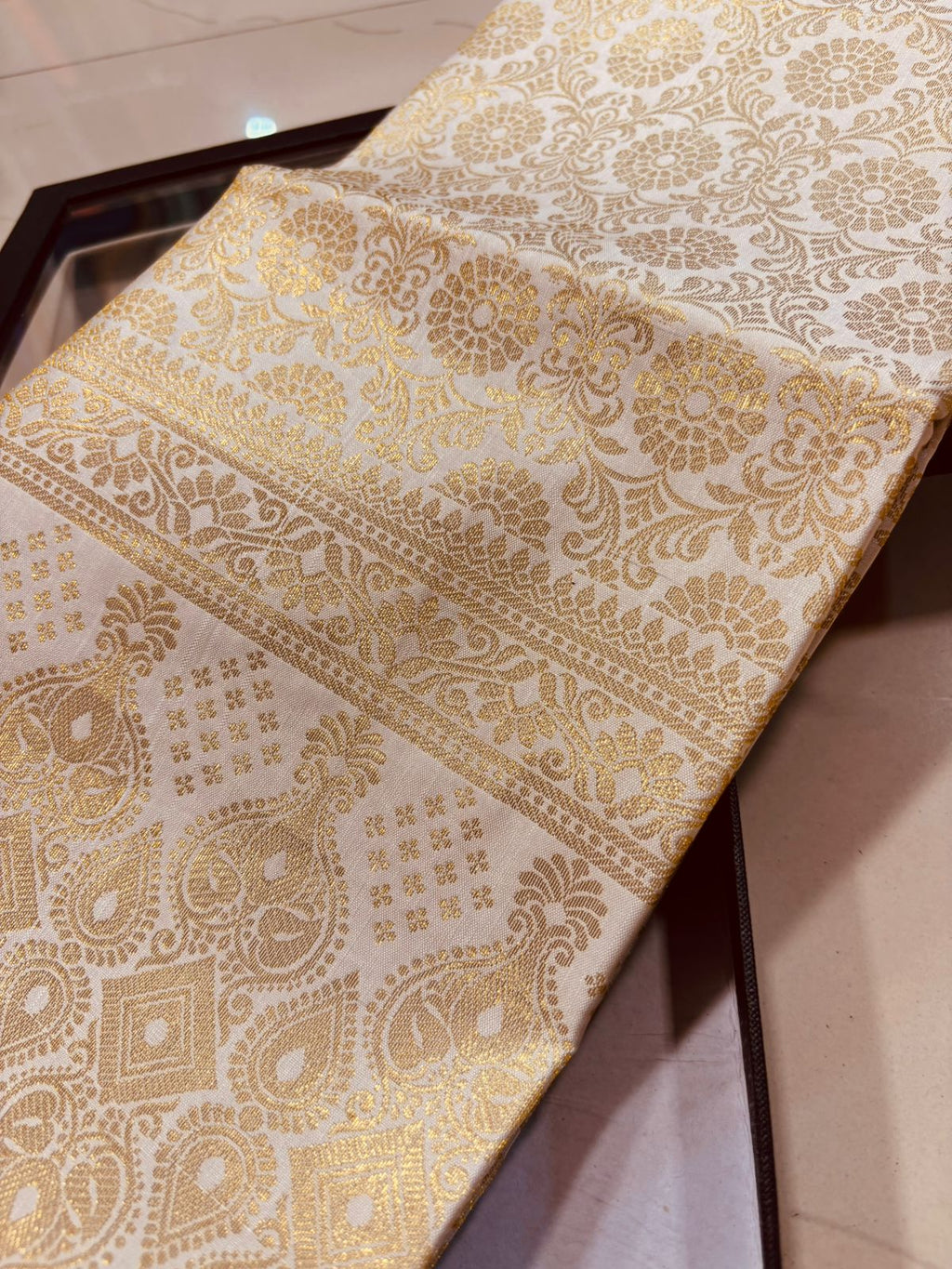 Premium White Banarasi Silk Fashion Stole Gift Box Stylish Wrap for Festive | College | Casual | Night Parties - Luxurion World