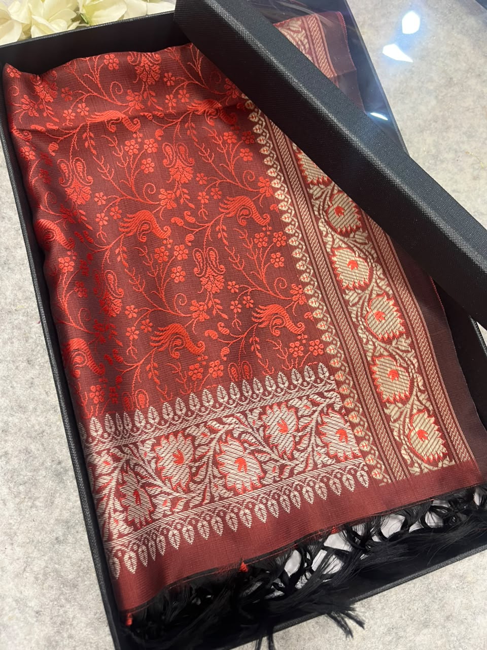 Gift Box of Pashmina Design Maroon Banarasi Silk Stole with traditional integrate design – Pack of 1
