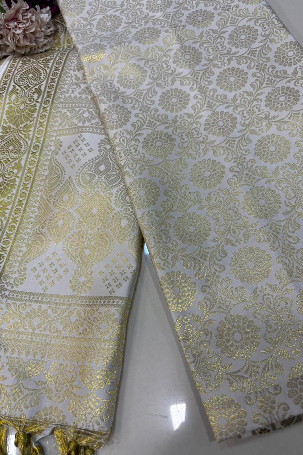Off White Banarasi Silk Fashion Stole | Stylish Wrap for Festive , College, casual parties, & Night Outs